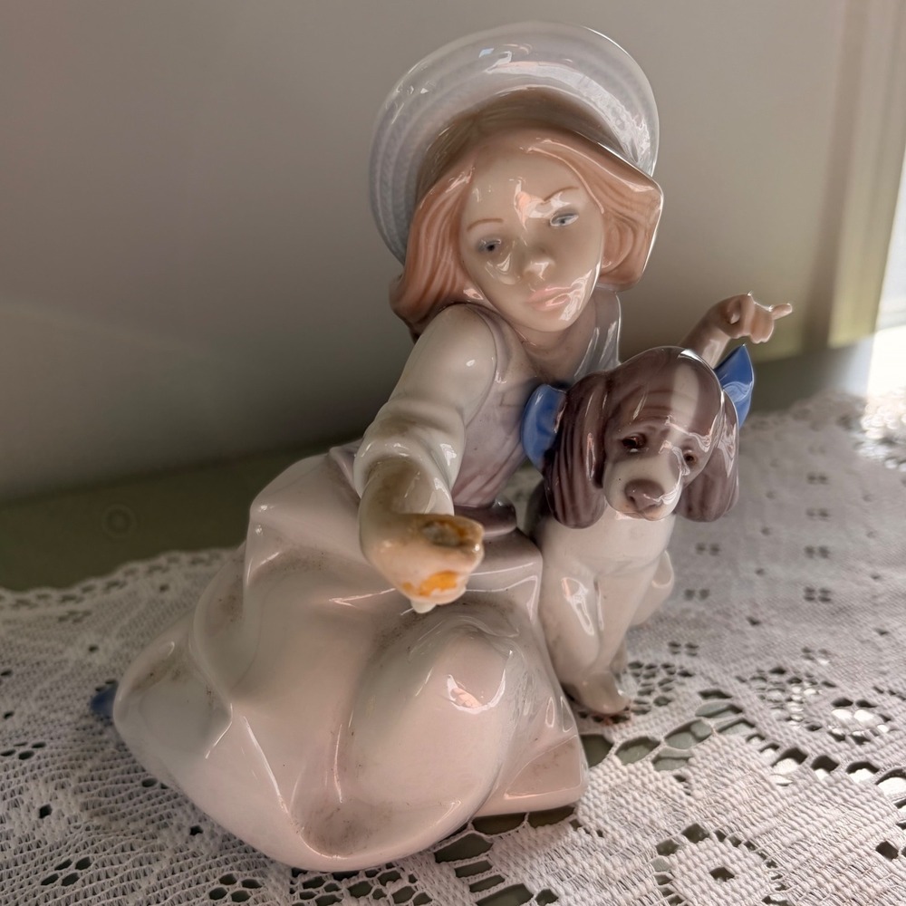 Lladro 5468 "Who's the fairest?" Llardo figurine *read*